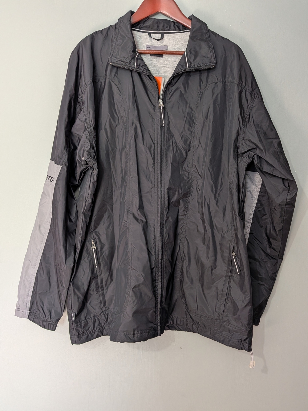 Nike Men's Full Zip Lightweight Black Windbreaker Jacket